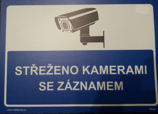 Tabulka - STŘEŽENO KAMERAMI SE ZÁZNAMEM Druh materiálu: samolepka, velikost: A4 30x21 cm