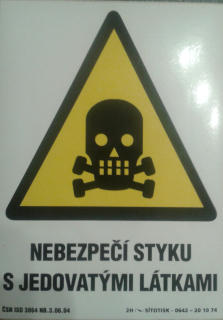 Tabulka - NEBEZPEČÍ STYKU S JEDOVATÝMI LÁTKAMI materiál: folie, nebezpečí: Nebezpečí styku s jedovatými látkami, velikost: A5 21x14,5 cm